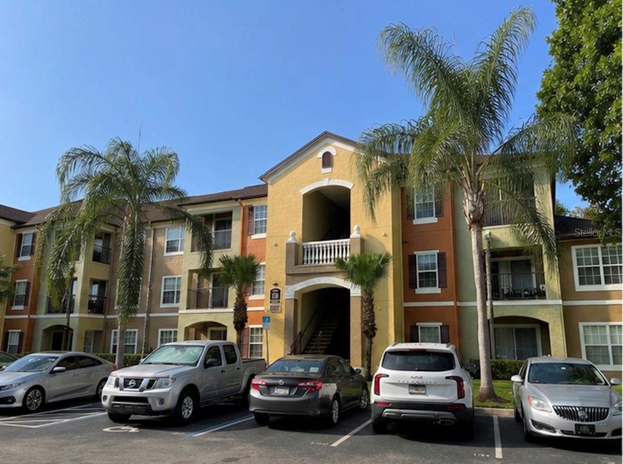 738 Crest Pines Drive, FL