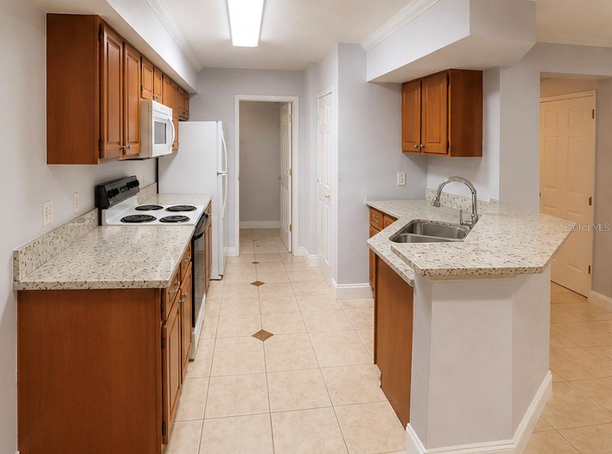 738 Crest Pines Drive, FL