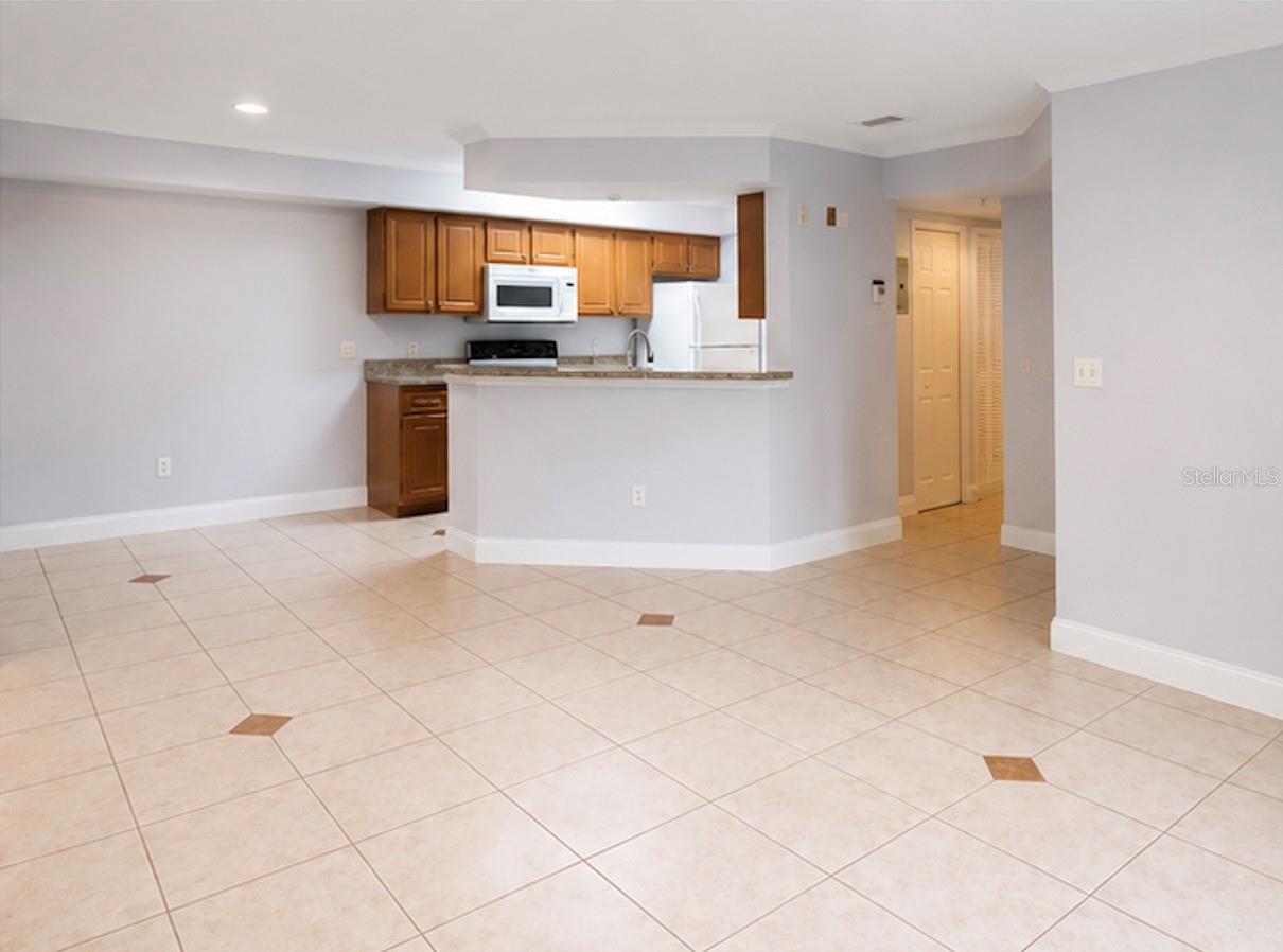 738 Crest Pines Drive, FL
