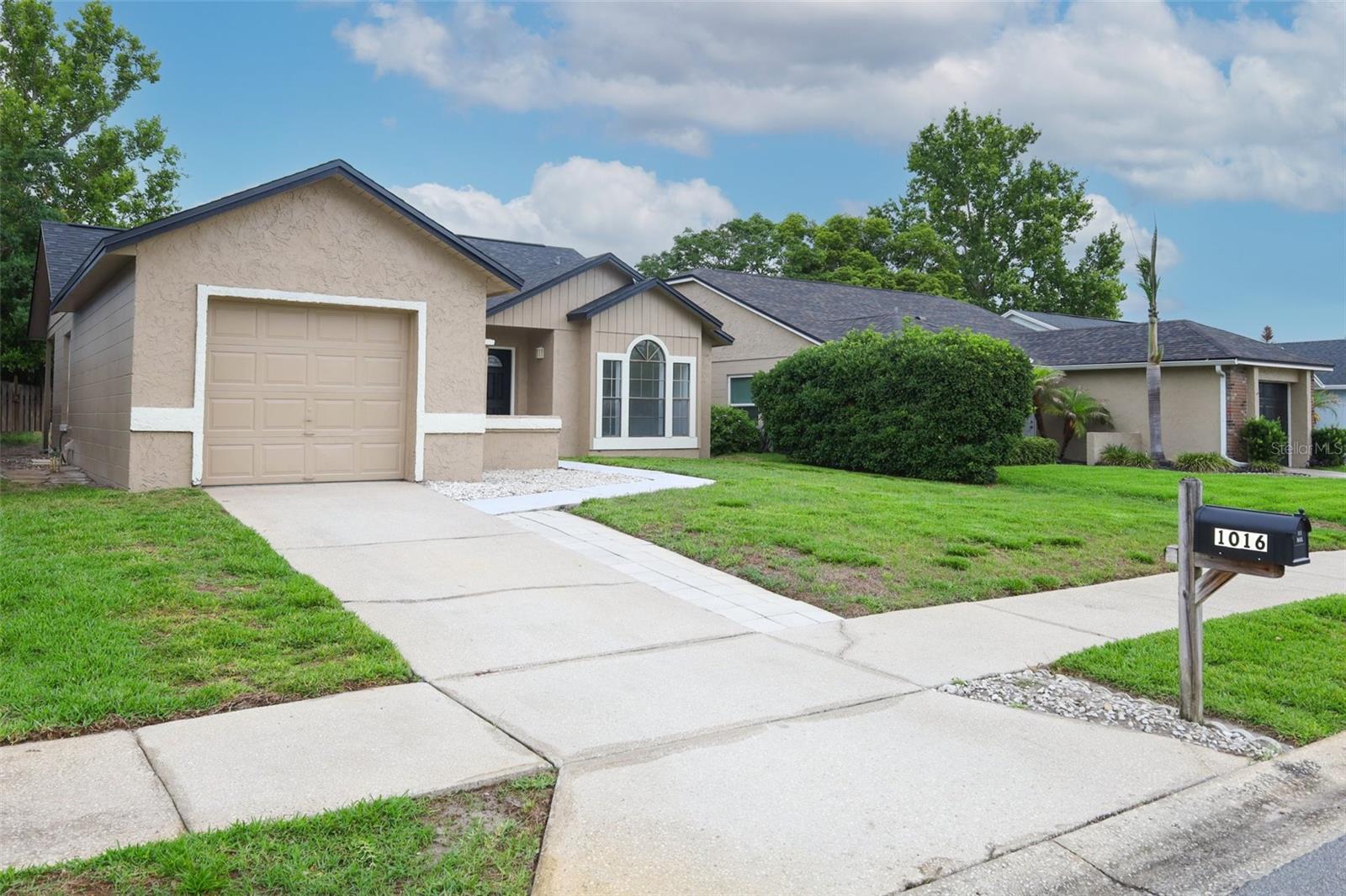 1016 Gwyn Circle, FL