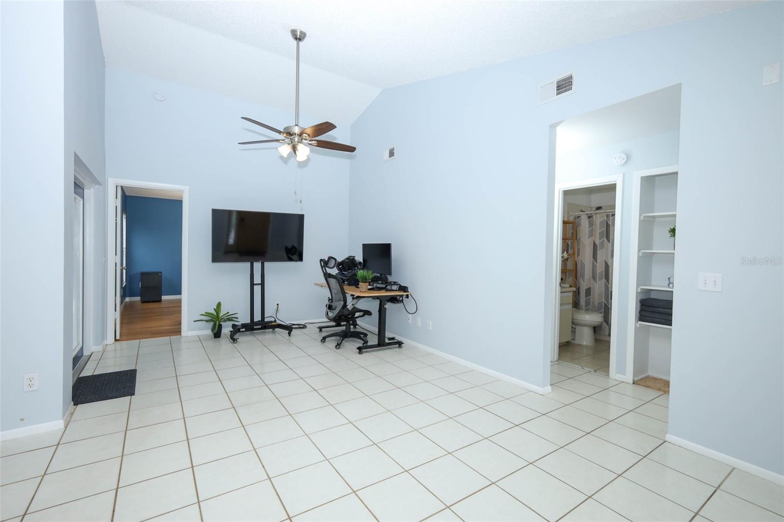 1016 Gwyn Circle, FL