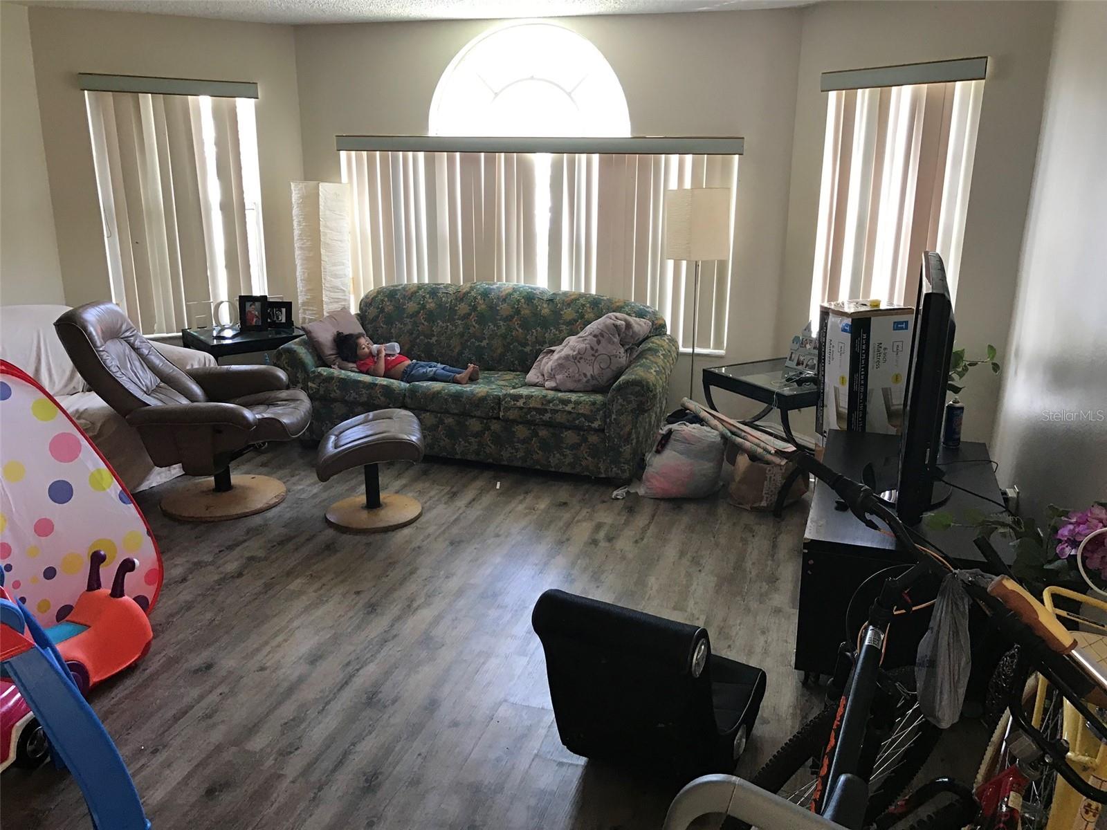 2468 Sweetwater Club Circle, FL