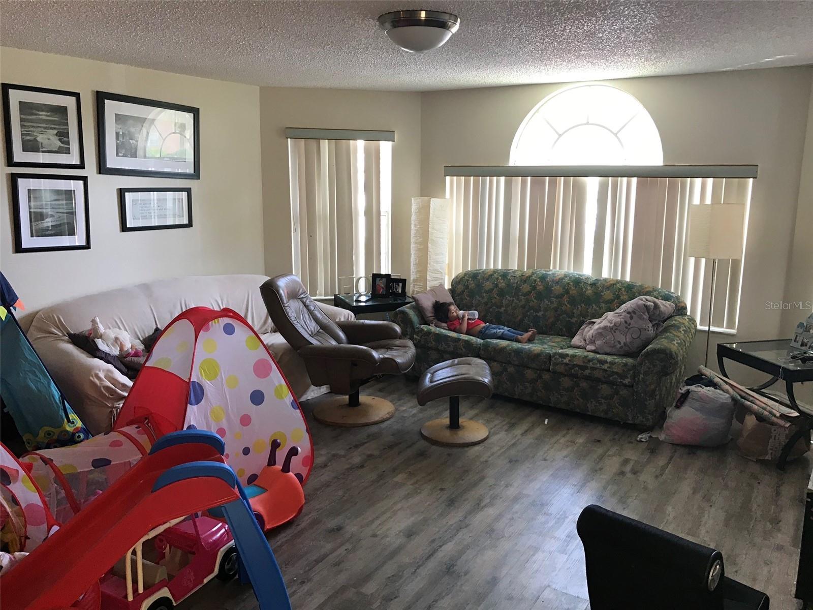 2468 Sweetwater Club Circle, FL