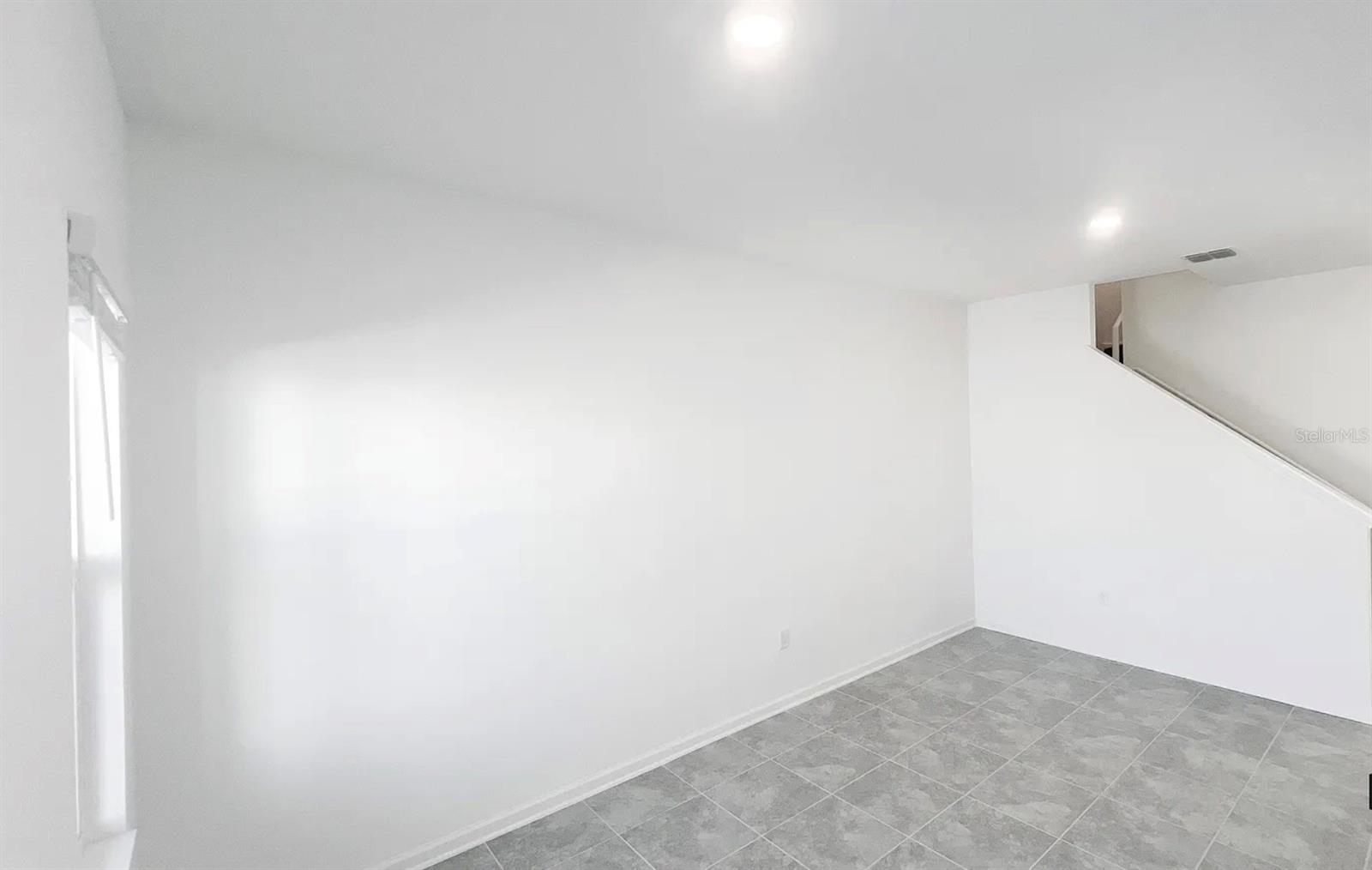2562 Skyline Loop, FL