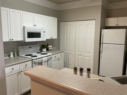 8813 Villa View Circle, FL