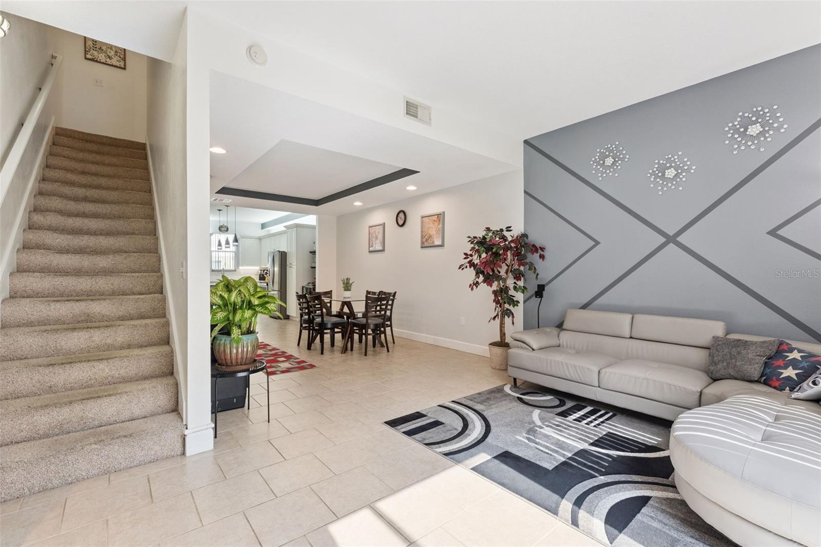 607 Fairmont Place, FL