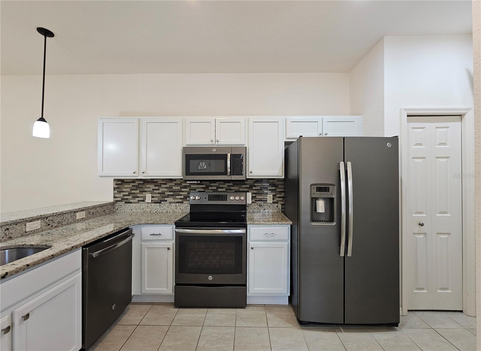 1590 Vienna Square Drive, FL