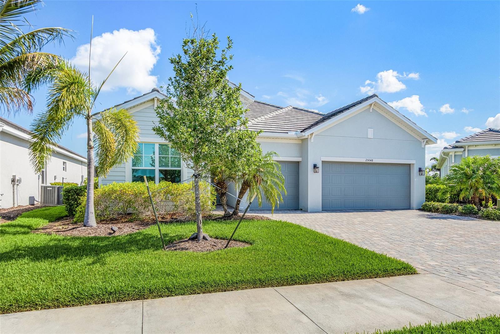 25048 Oak Hammock Court, FL