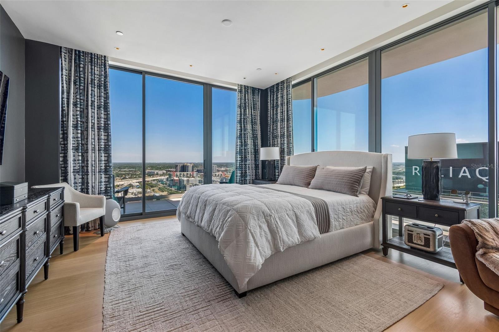 1000 Water Street, FL