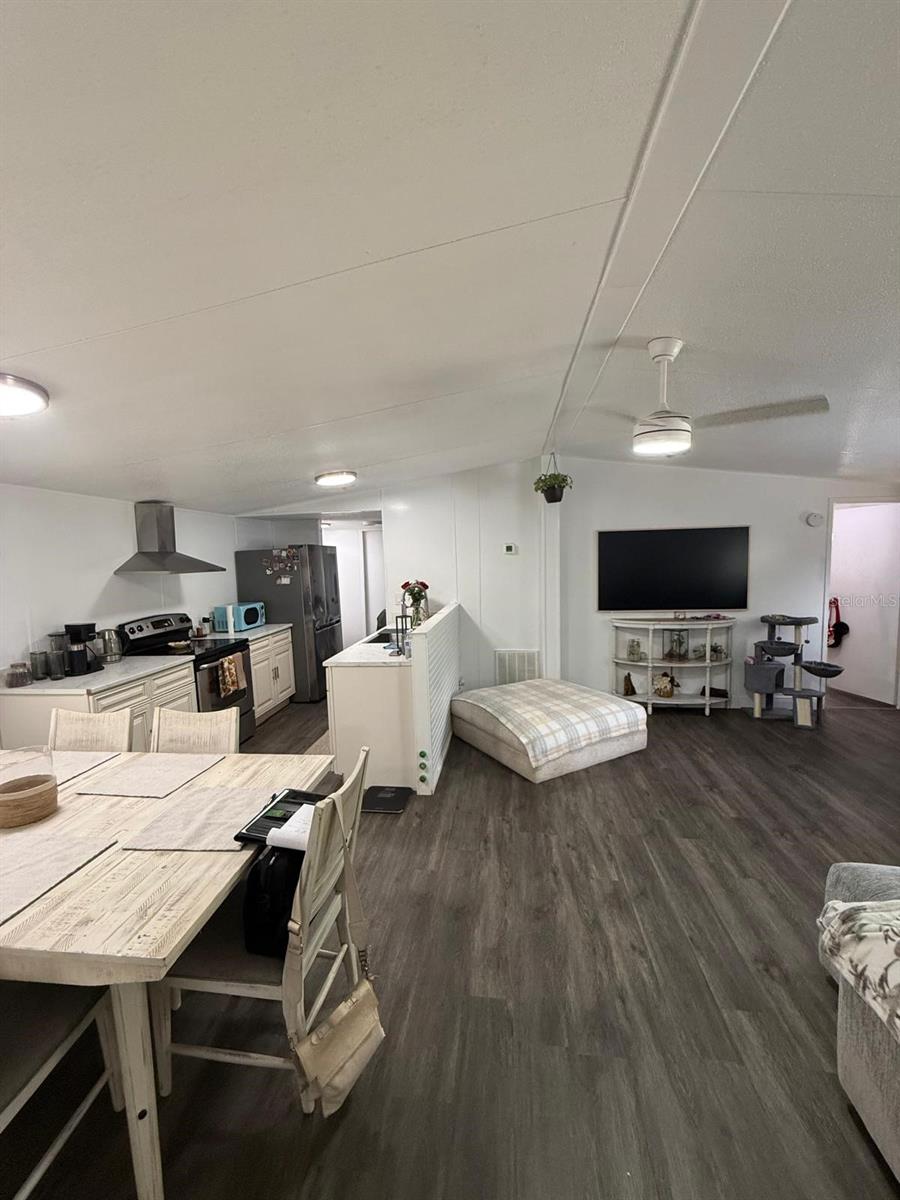 2433 North Street, FL