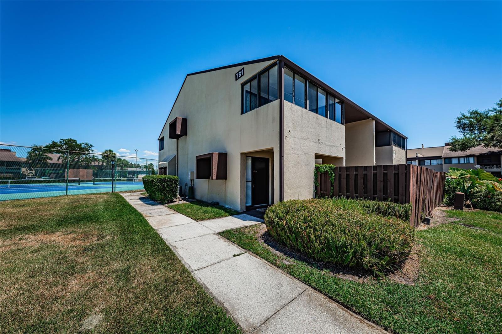781 Village Lake Terrace, FL