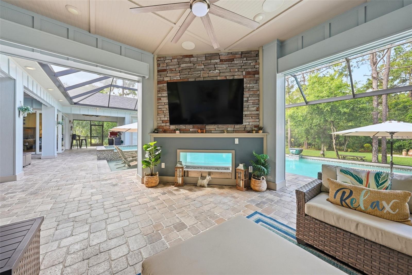 14112 Oakwood Cove Lane, FL