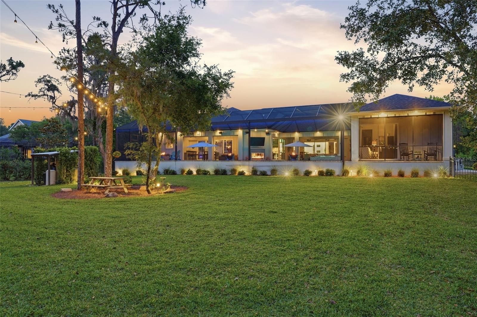 14112 Oakwood Cove Lane, FL