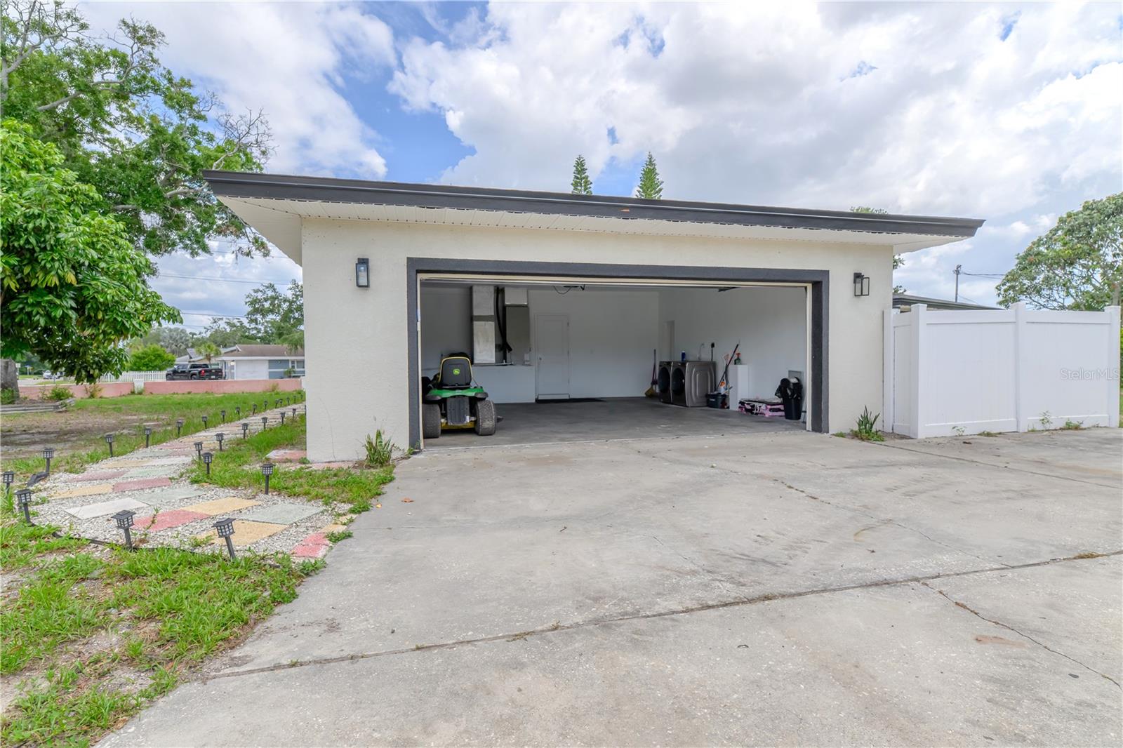 800 Keene Road, FL