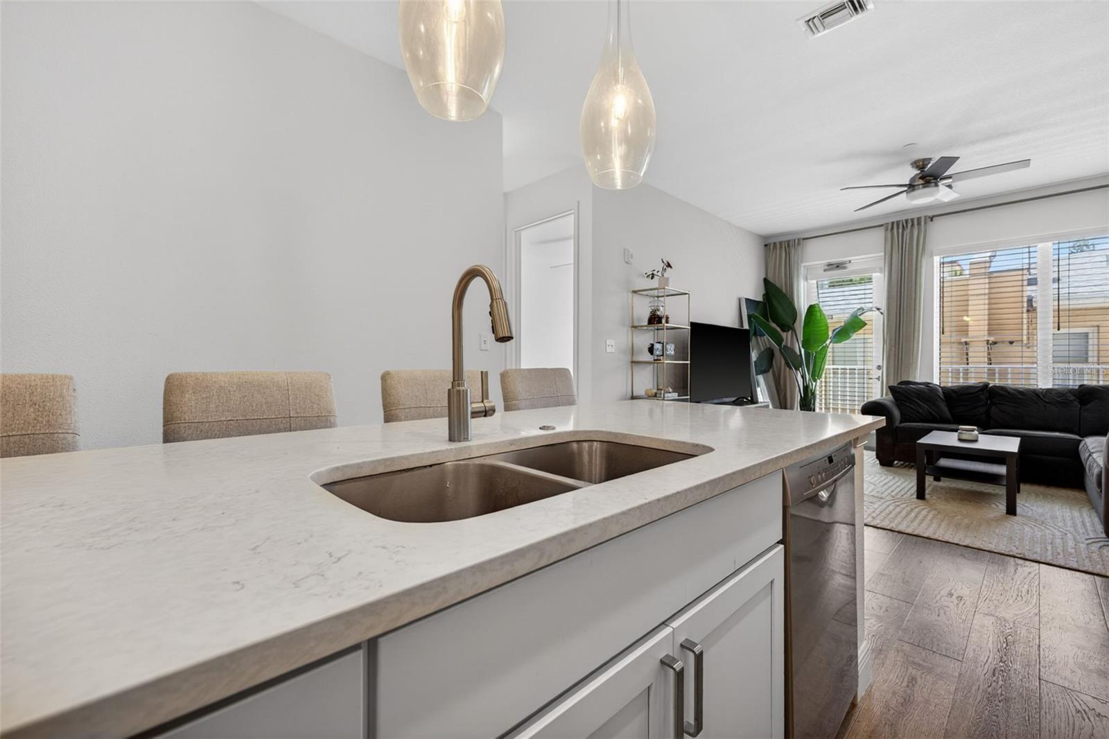 644 3rd Avenue, FL