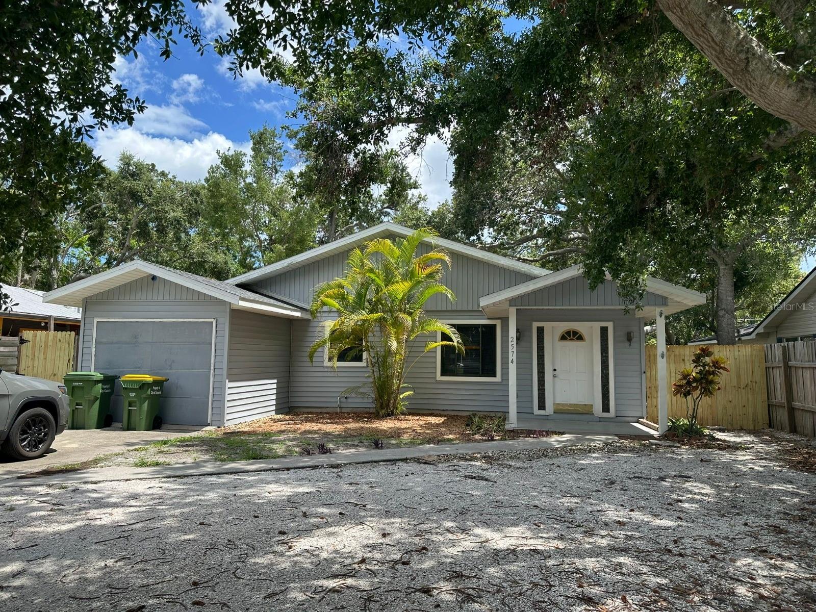 2574 Hawthorne Street, FL