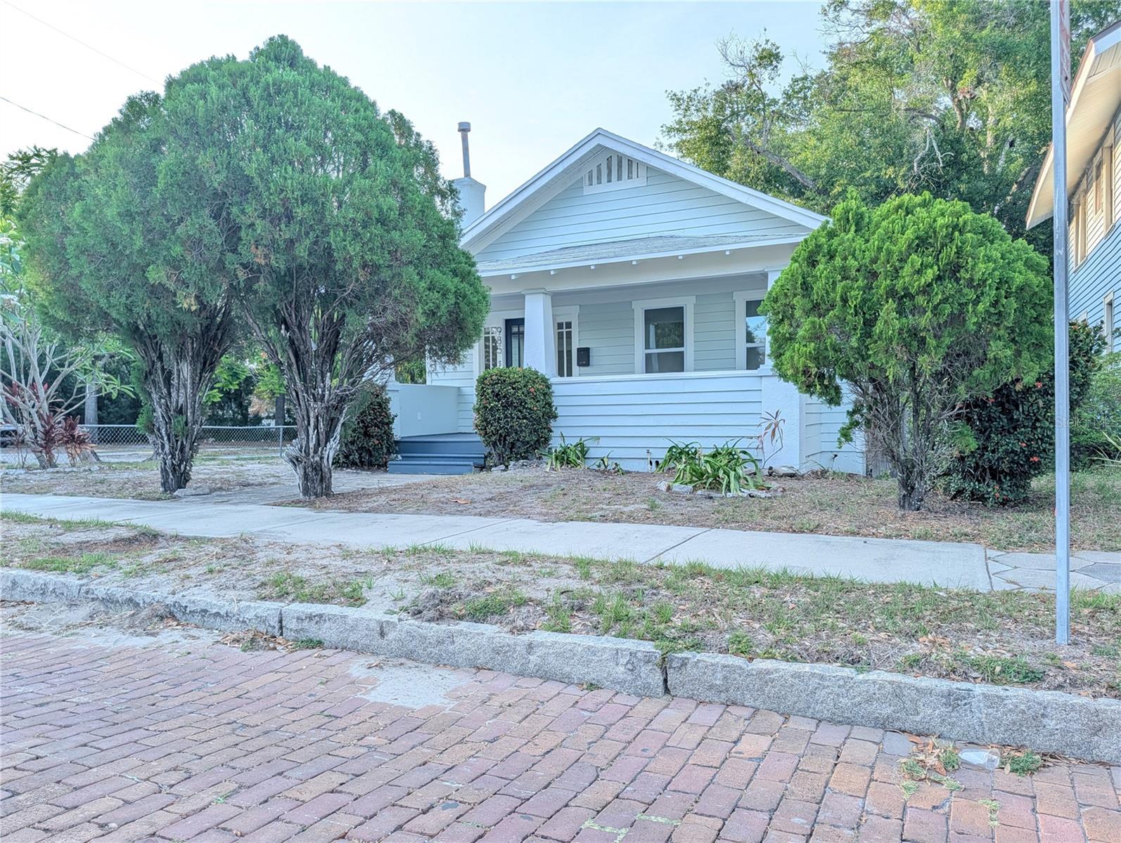 985 8th Avenue, FL