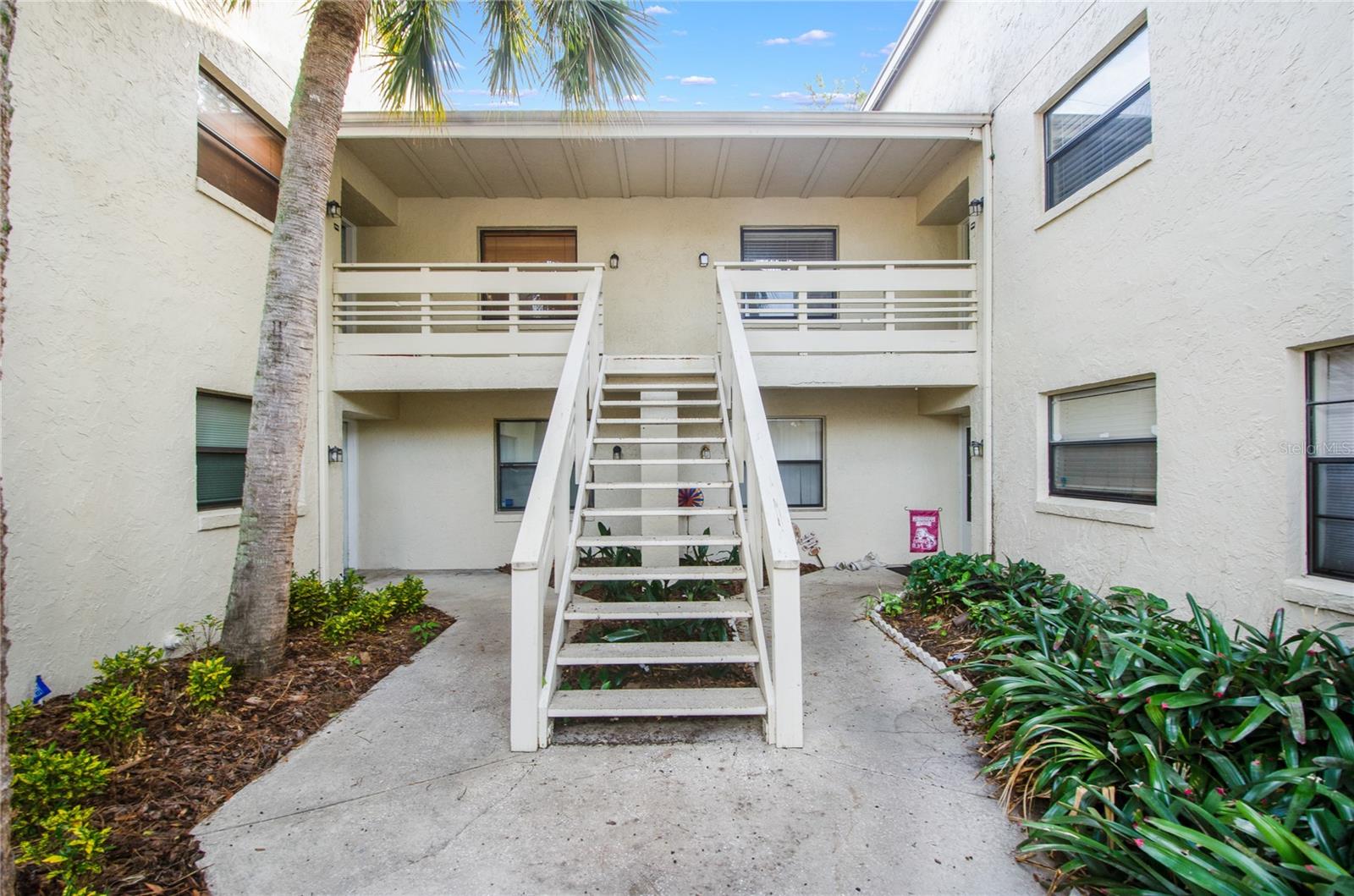 439 Netherwood Crescent, FL