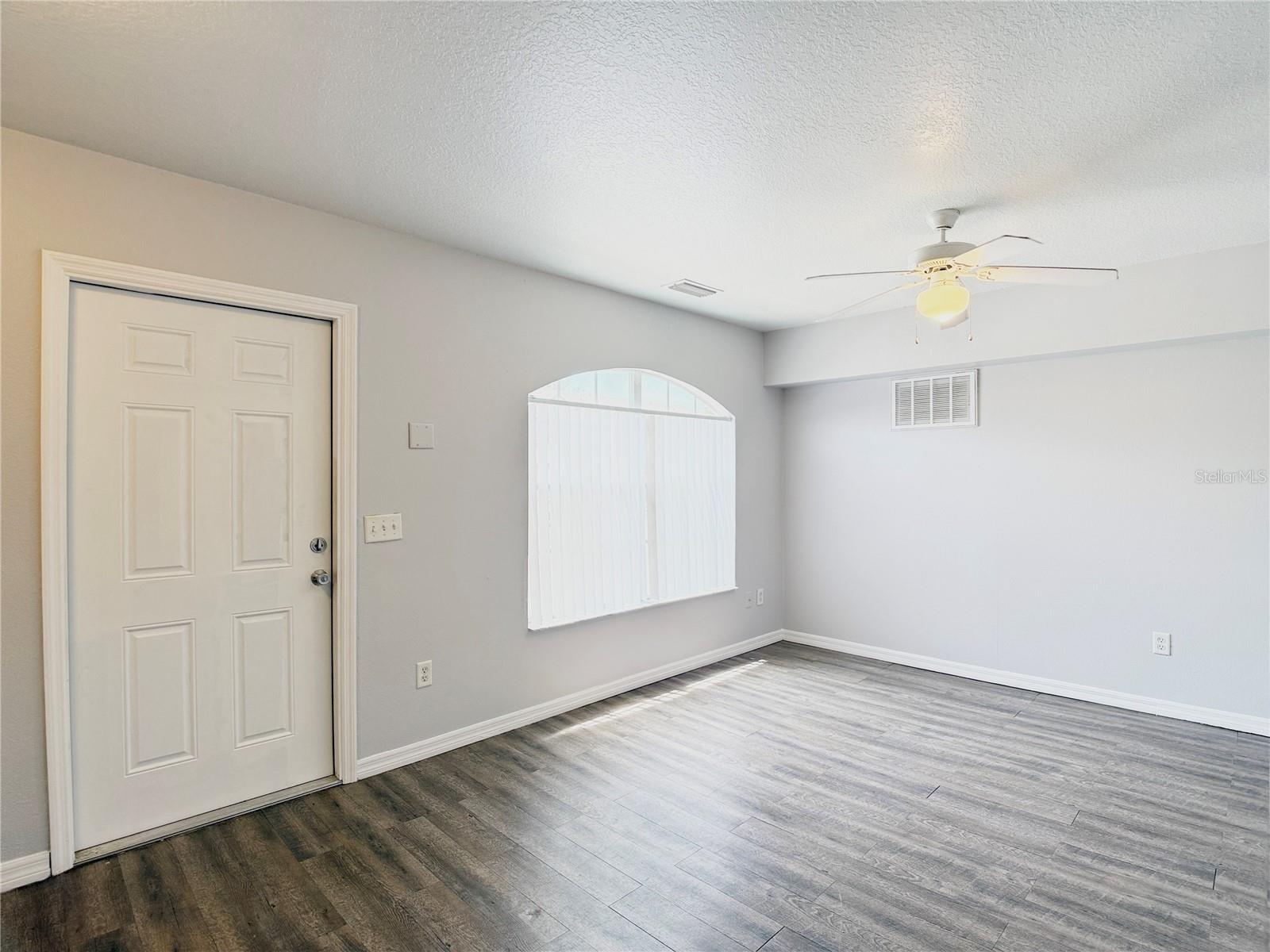 621 Washington Palm Loop, FL