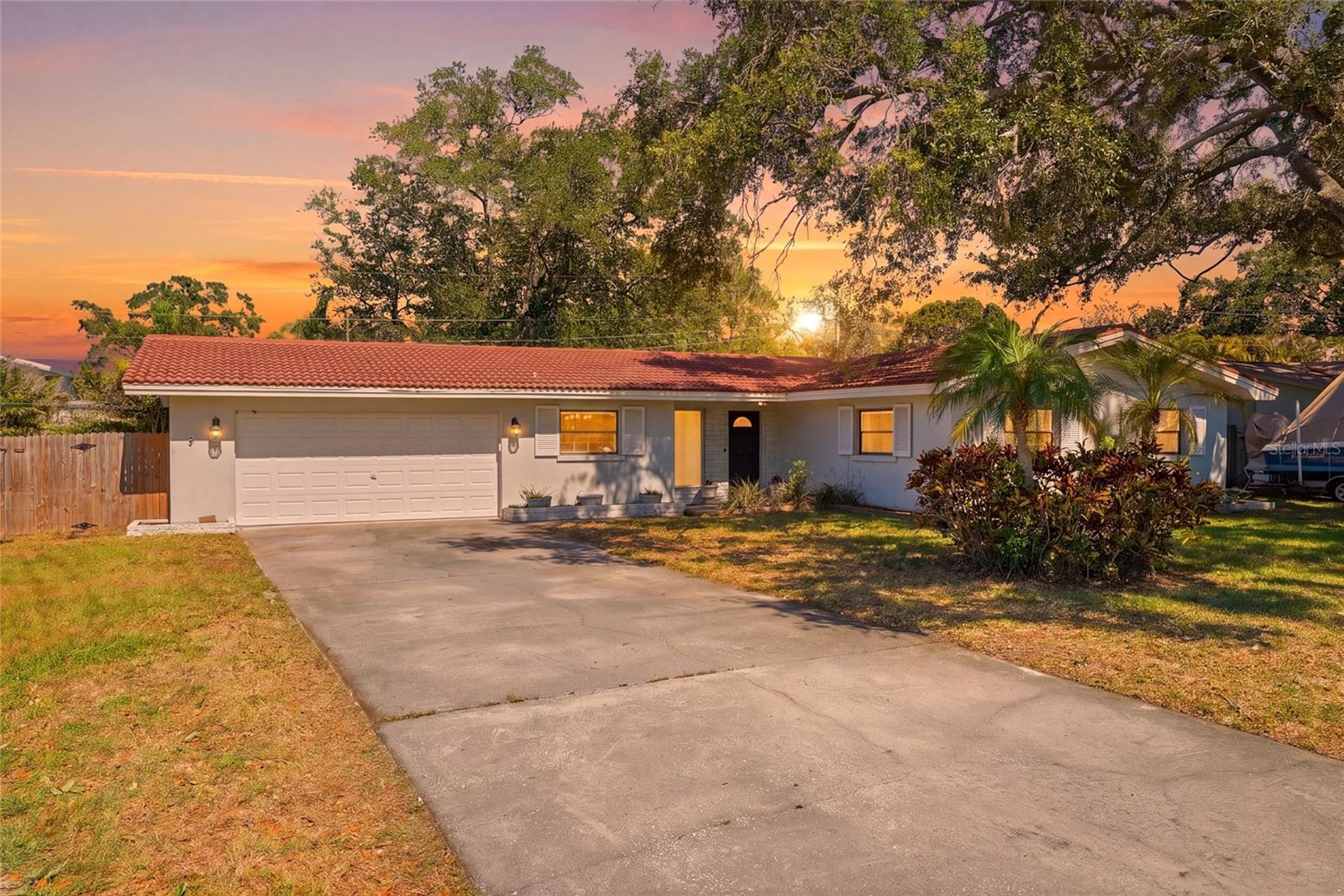 1349 Viewtop Drive, FL