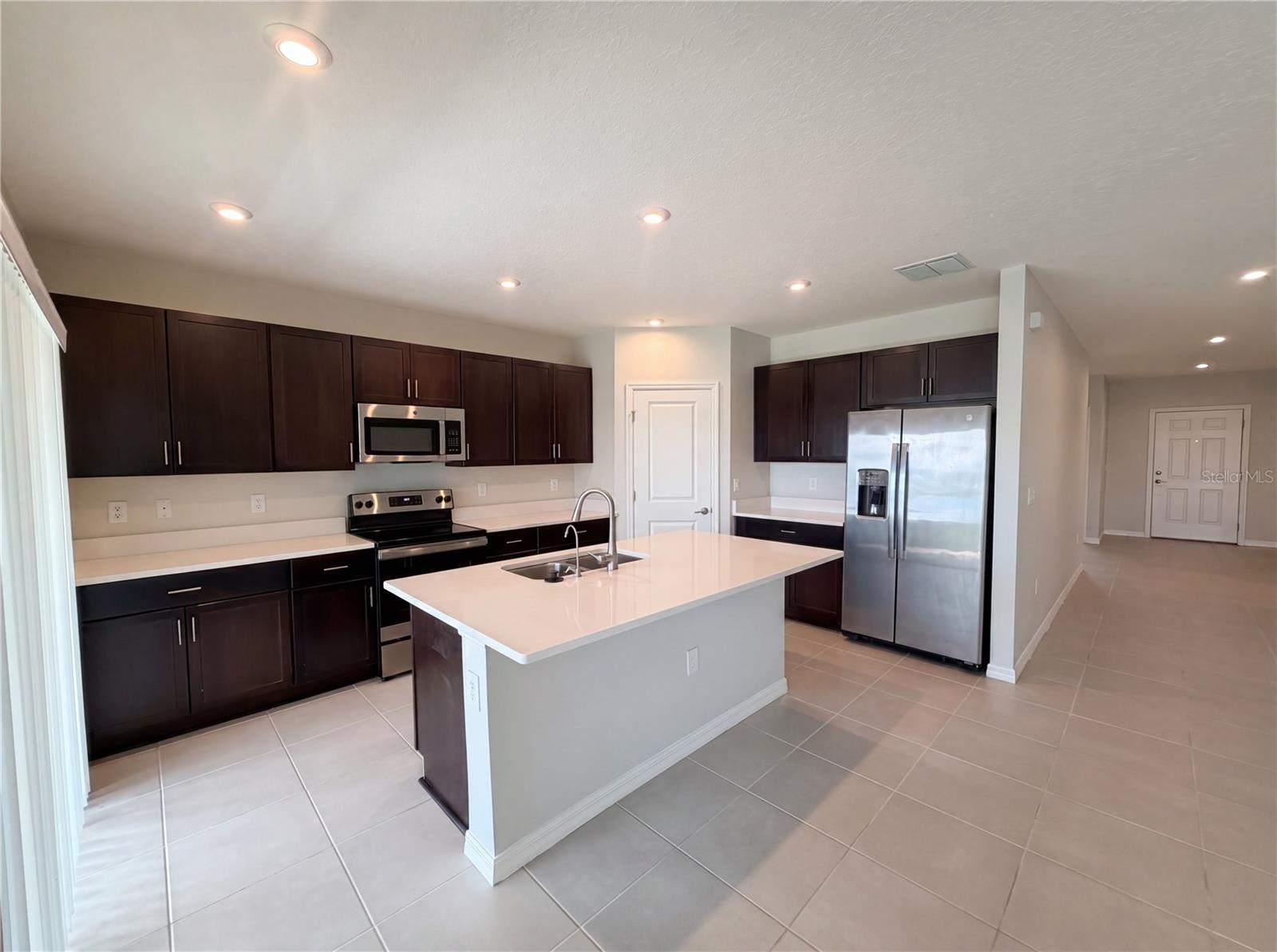 221 Aquamarine Lane, FL
