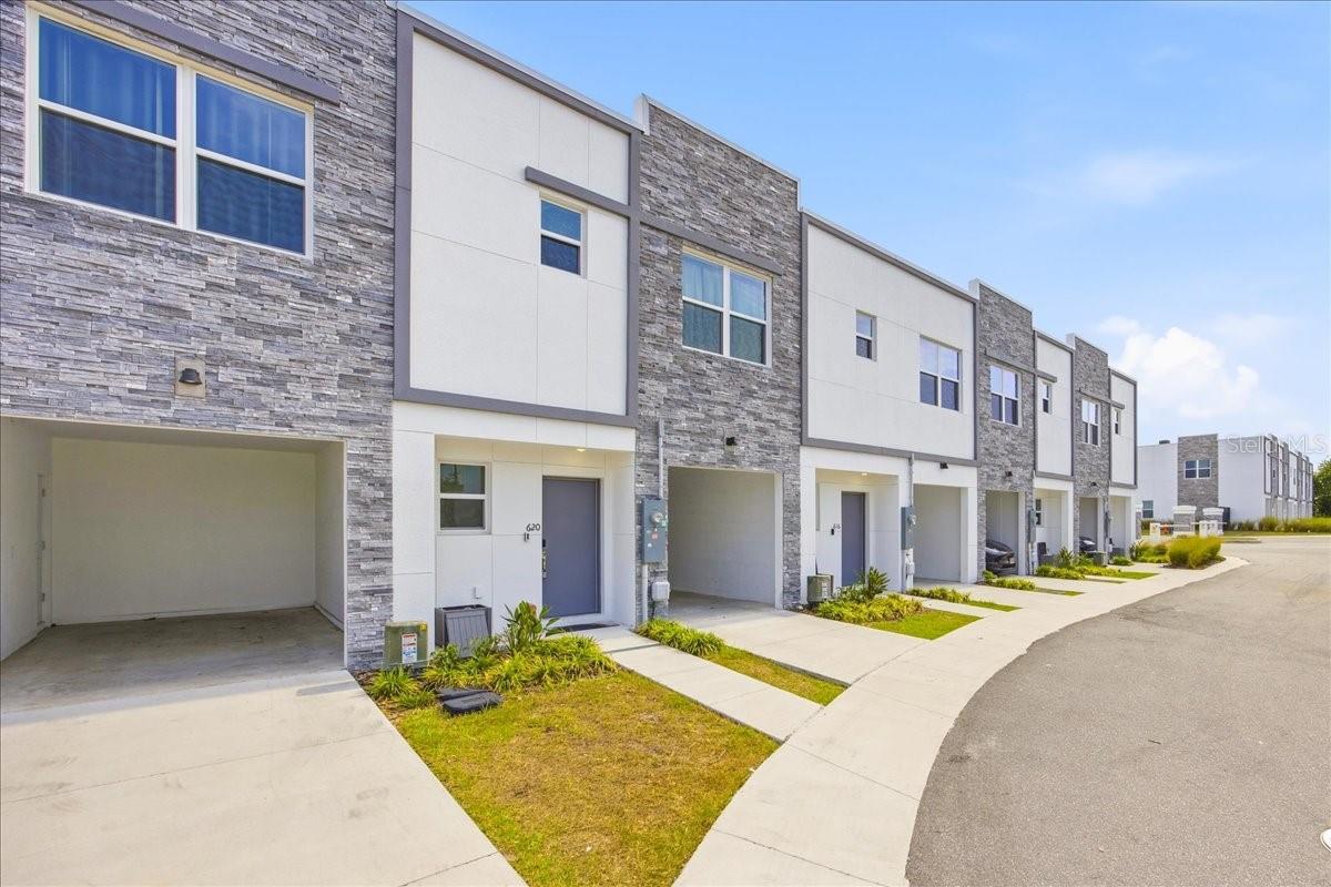 620 Trikomo Drive, FL