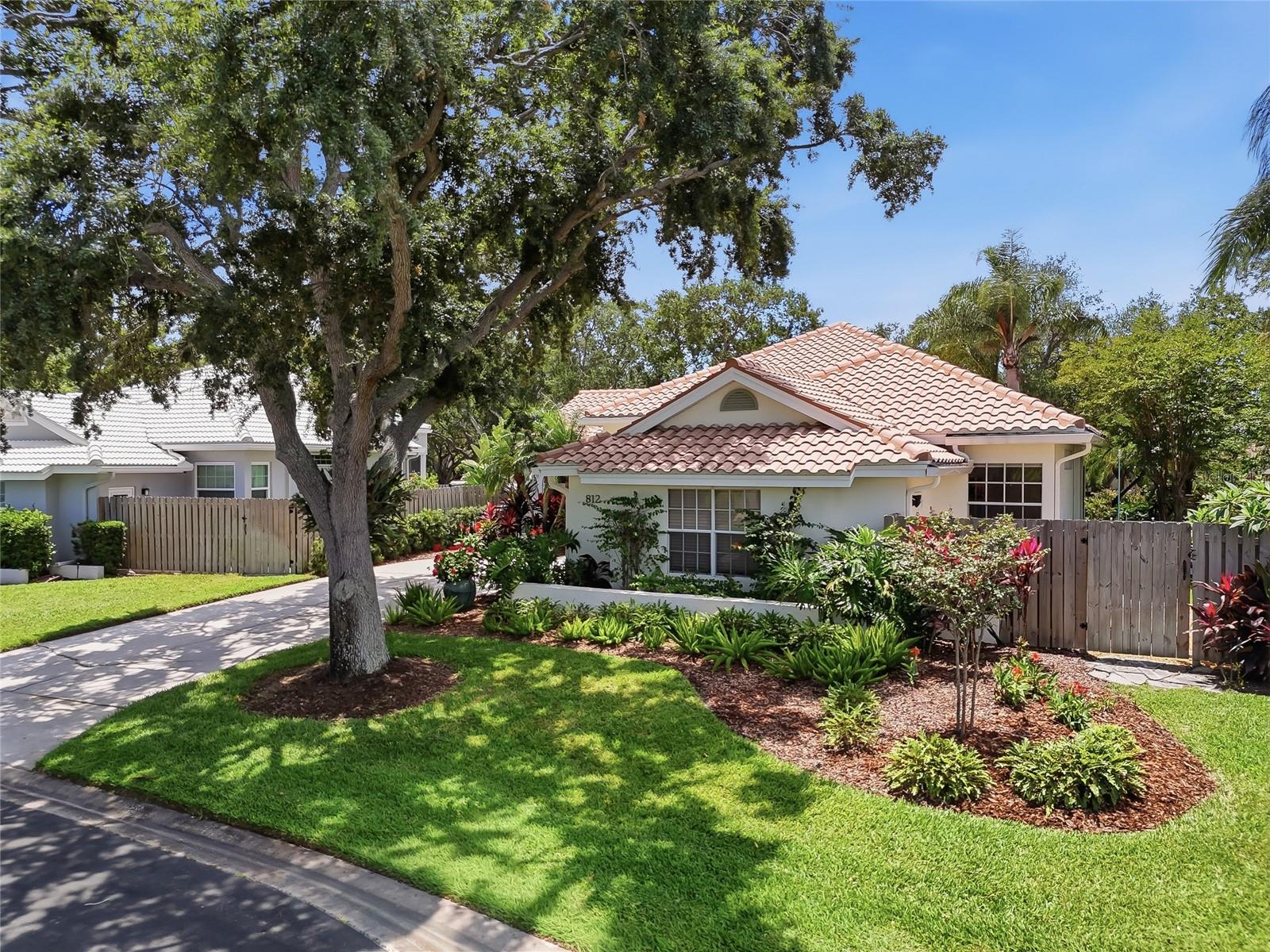812 Live Oak Terrace, FL