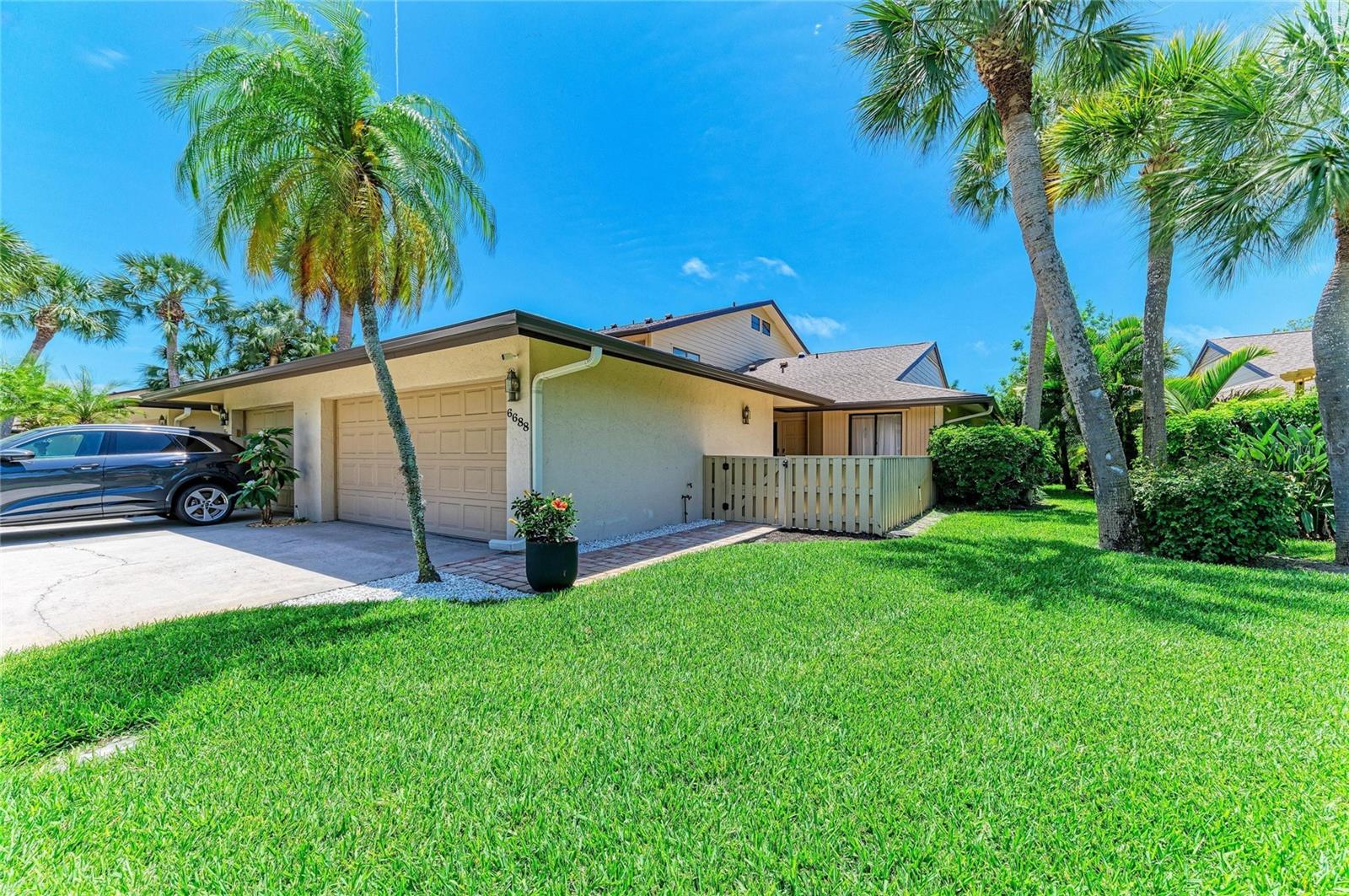 6688 Schooner Bay Circle, FL