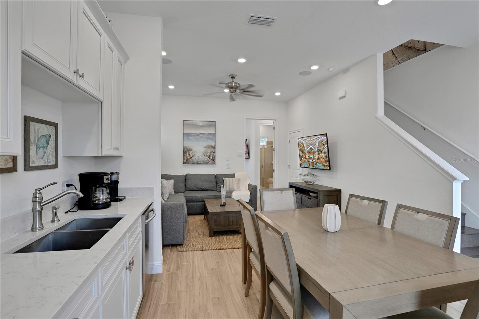 8061 Lost Shaker Lane, FL