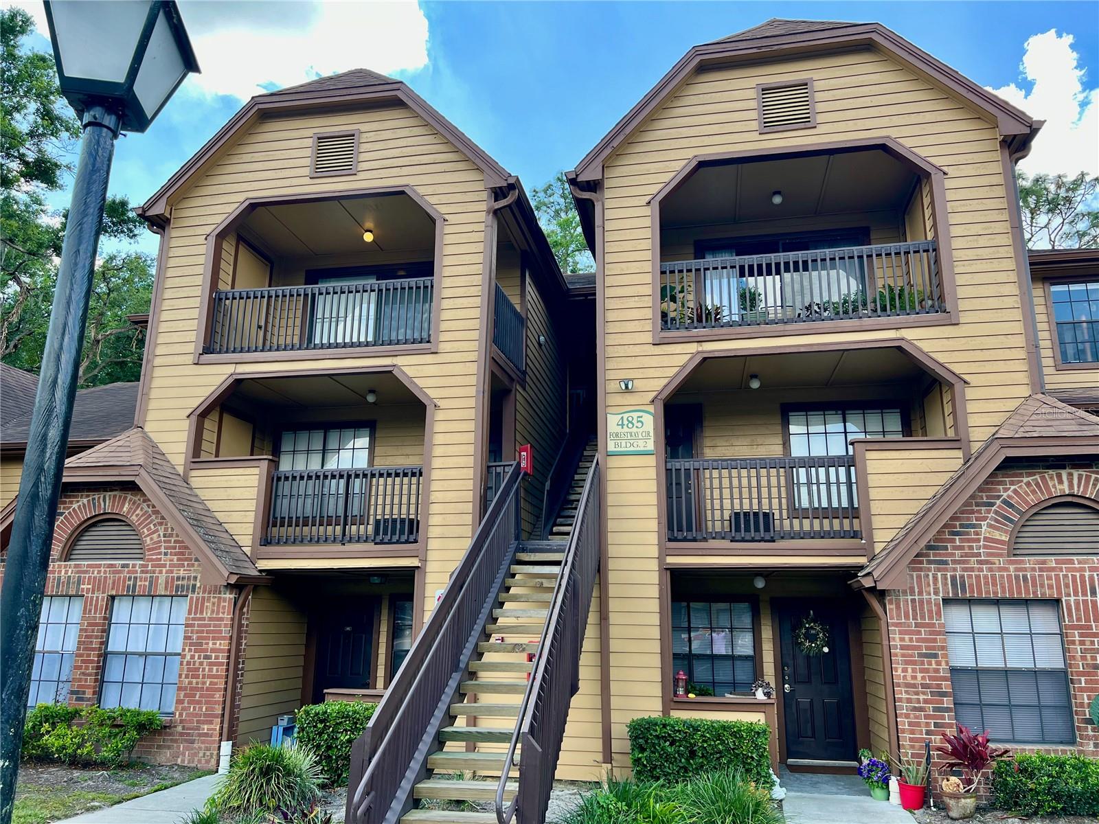 375 Lake Ontario Court, FL