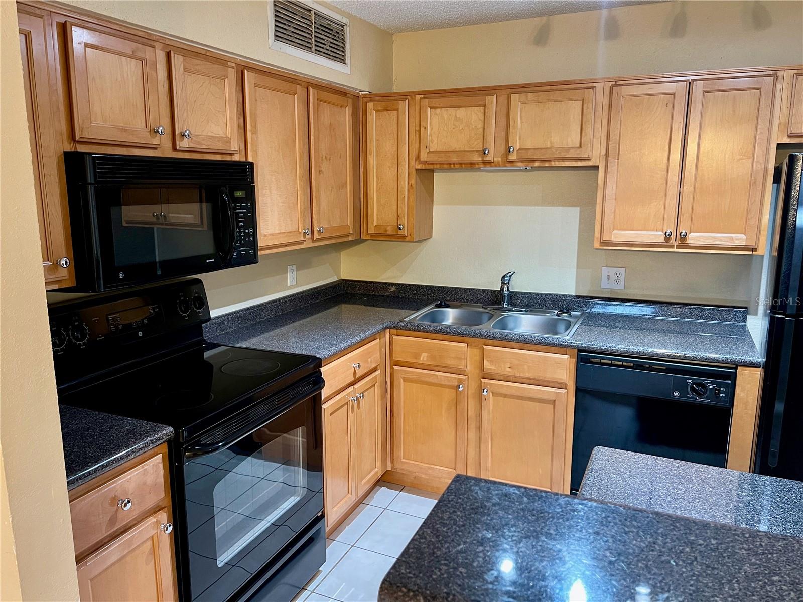 375 Lake Ontario Court, FL