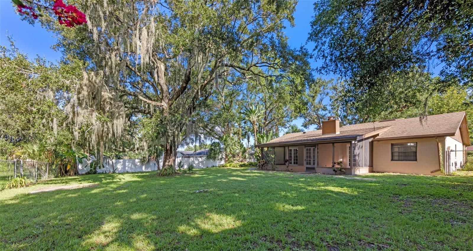 525 Garden Heights Dr, FL