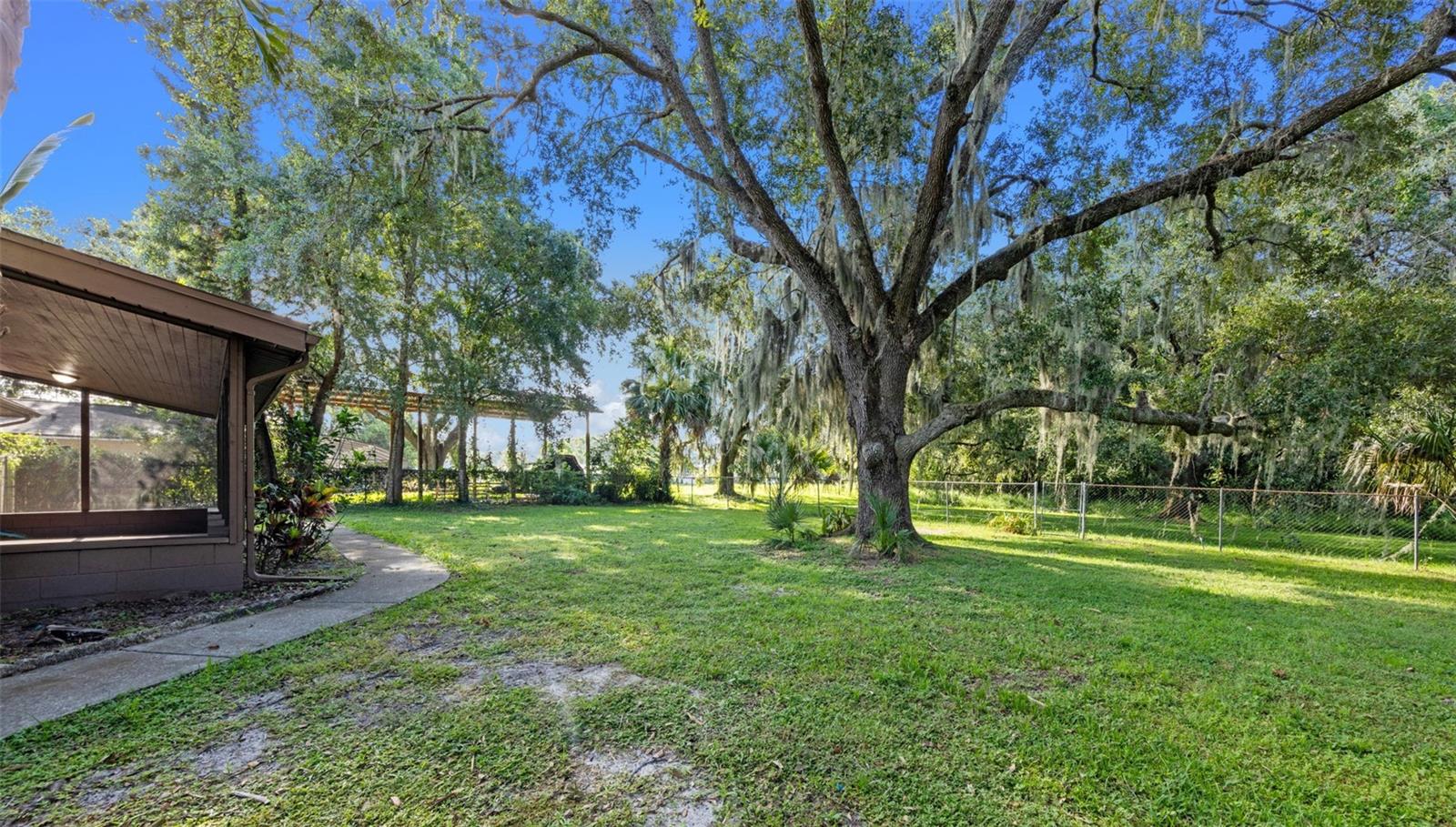 525 Garden Heights Dr, FL