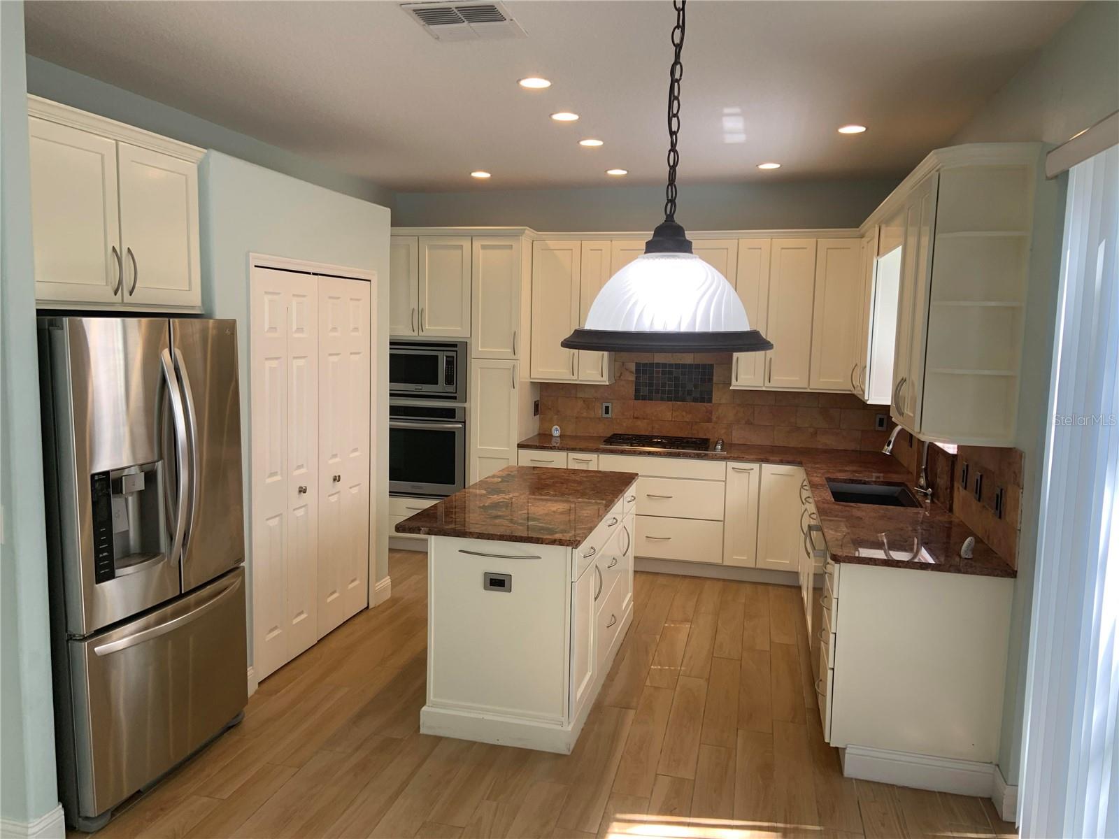 4527 Riverton Drive, FL