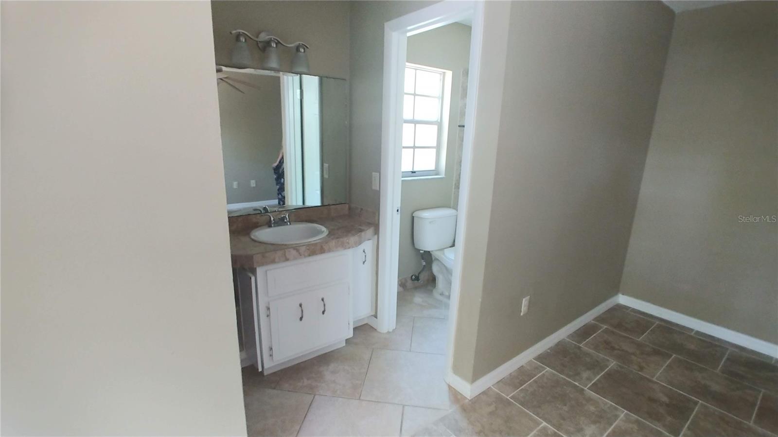 5725 3 Place, FL