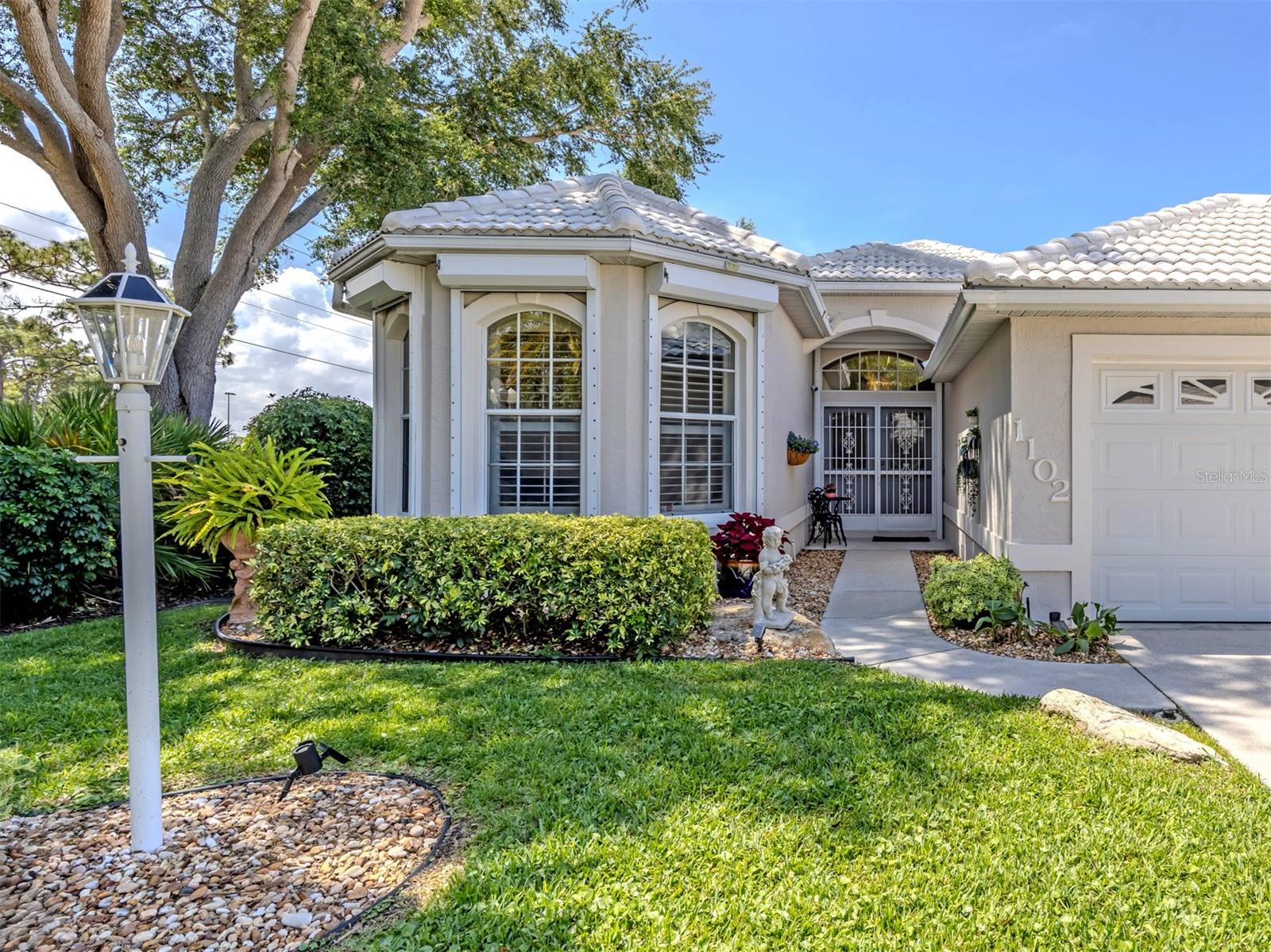1102 Southlake Court, FL