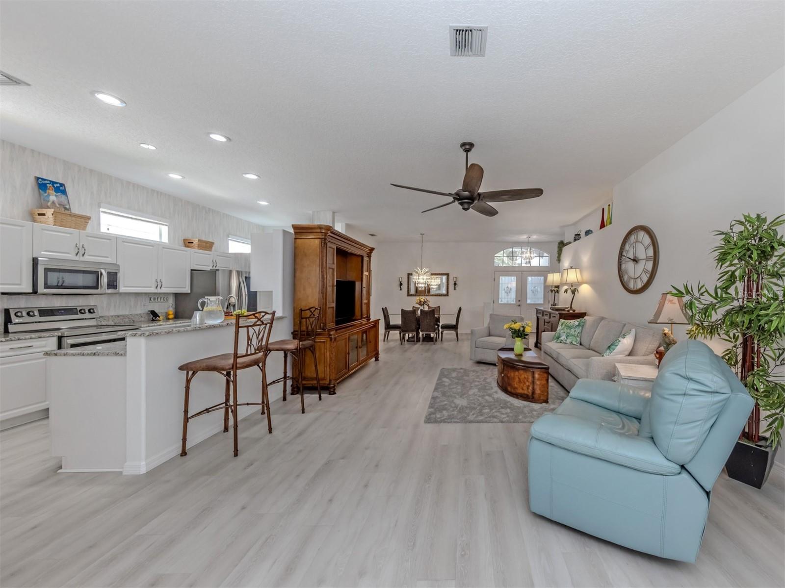 1102 Southlake Court, FL