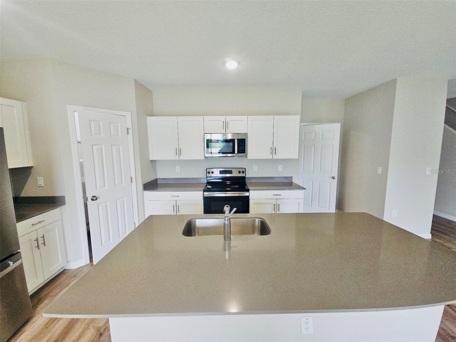 34436 Moonflower Avenue, FL