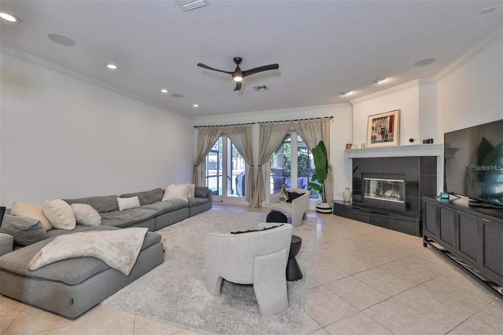 602 Saxony Boulevard, FL