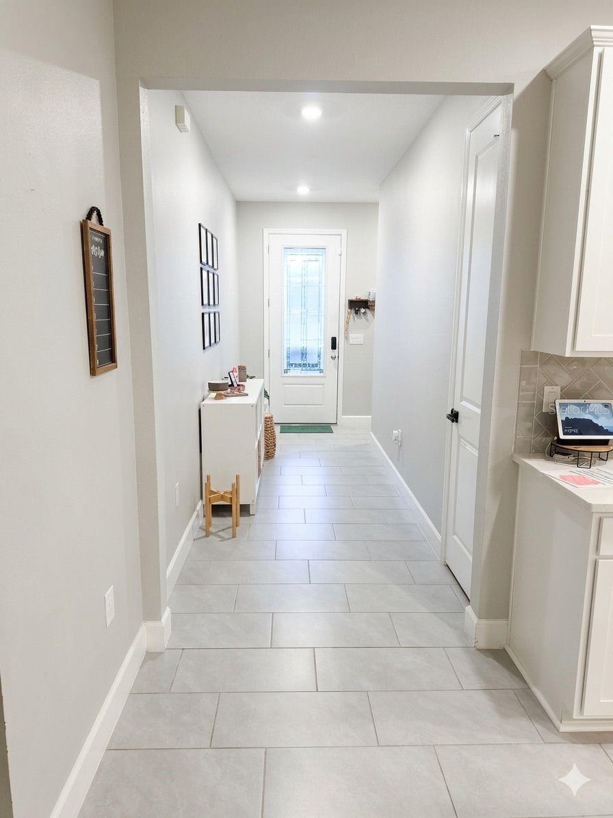 128 Arlington Square Court, FL