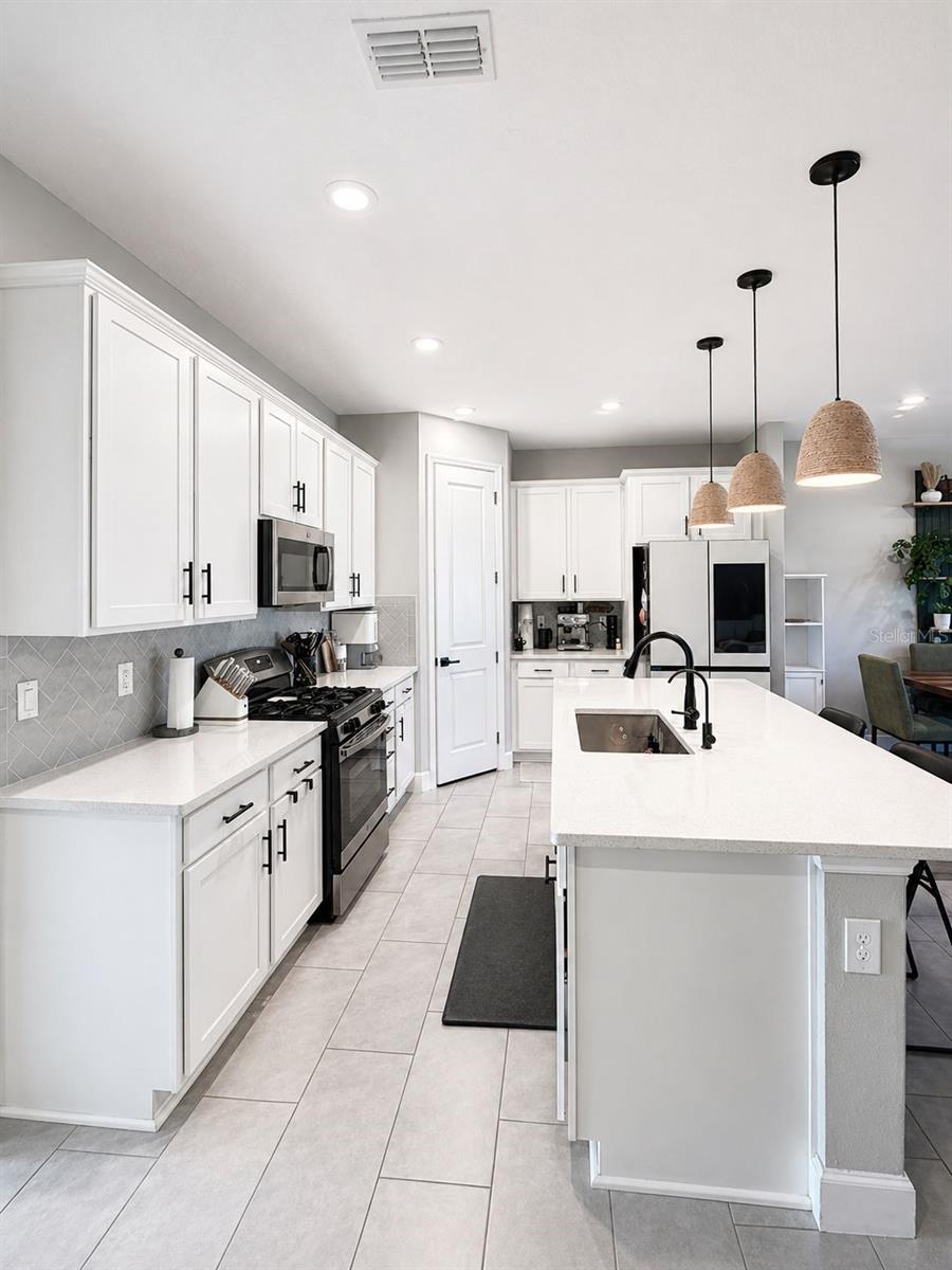 128 Arlington Square Court, FL