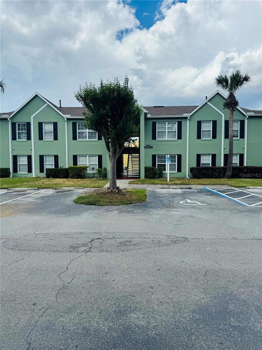 2053 Dixie Belle Drive, FL