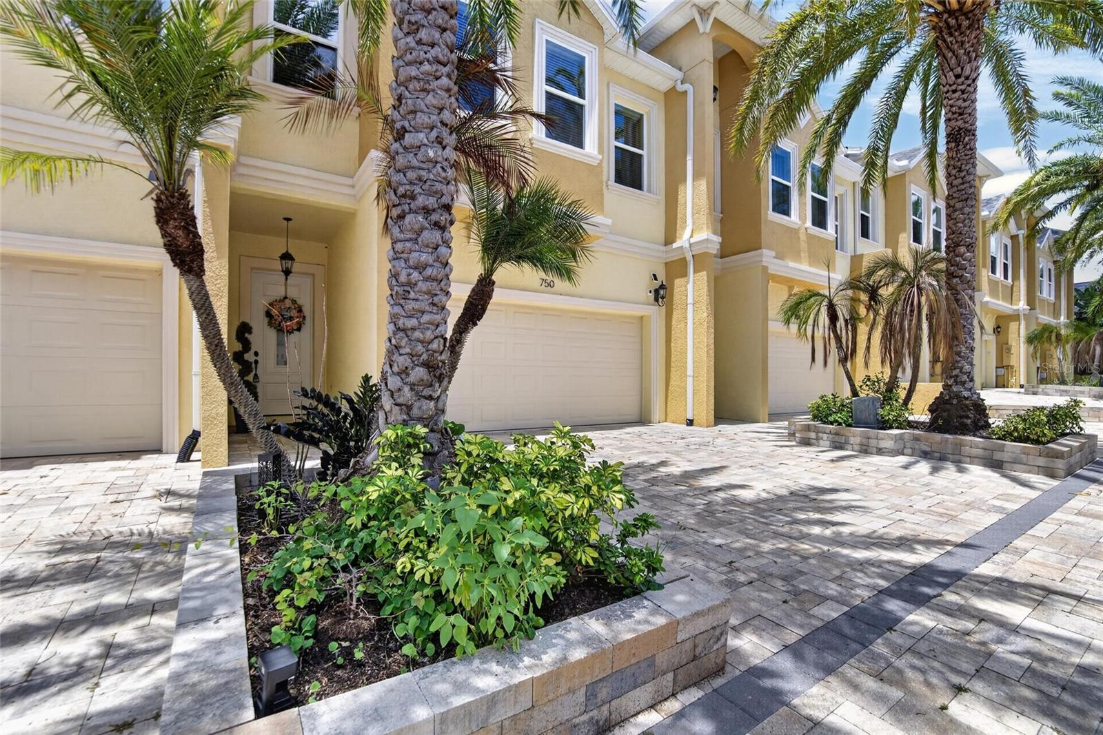 750 Grand Cypress Lane, FL