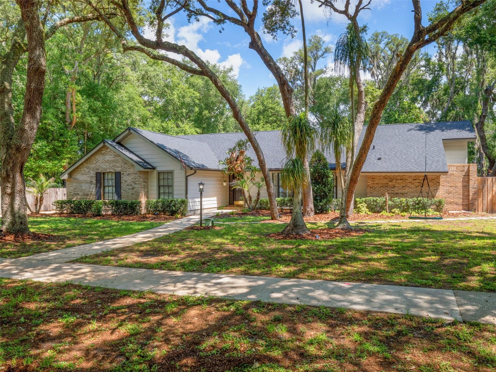 2221 Bluff Oak Street, FL