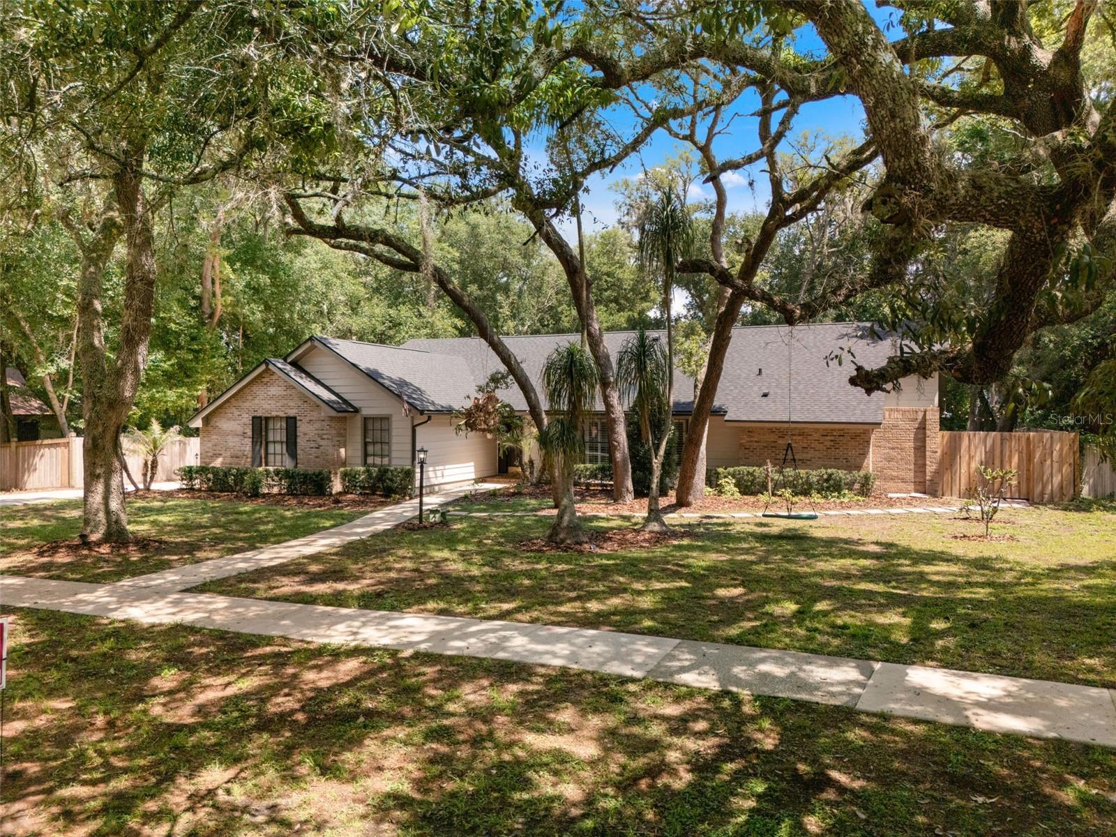 2221 Bluff Oak Street, FL