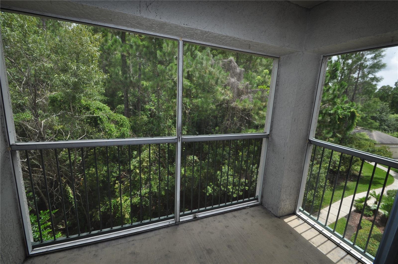 738 Crest Pines Drive, FL
