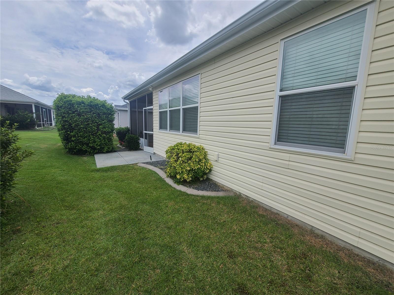 898 Moses Loop, FL