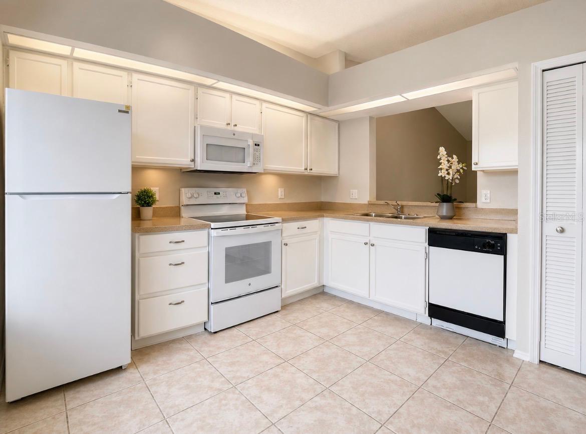 14776 Laguna Beach Circle, FL