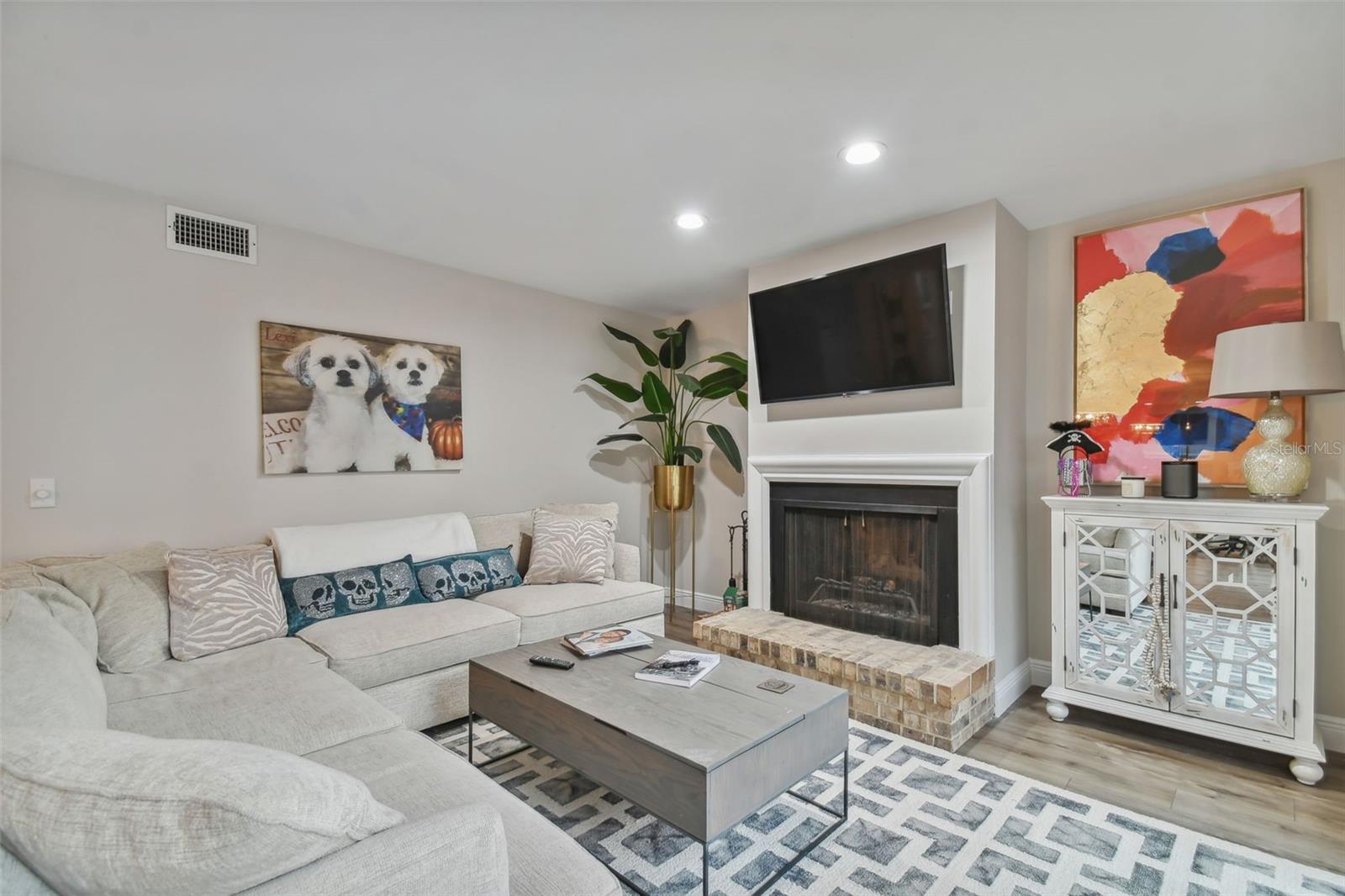 3530 Village Way, FL