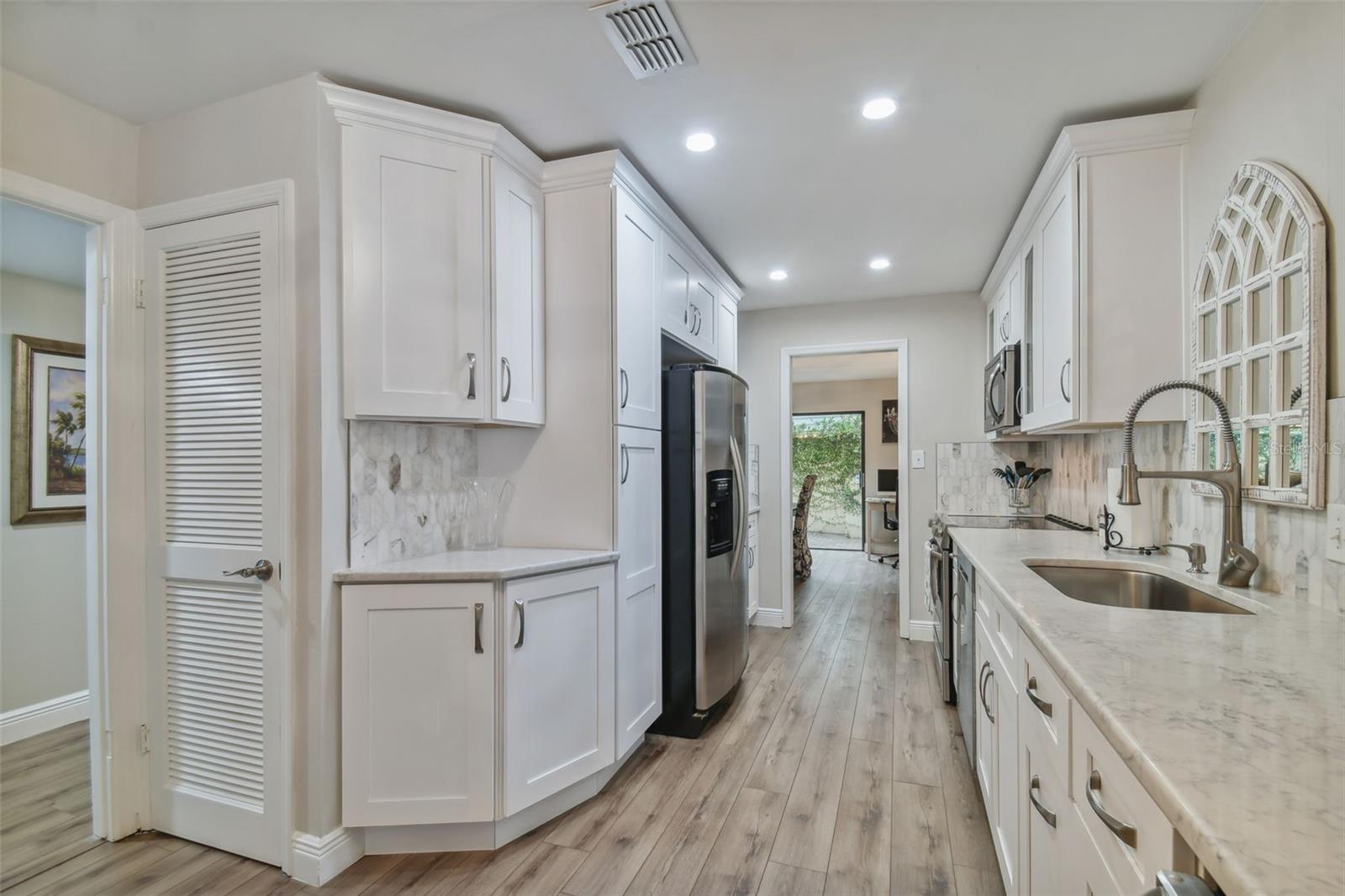 3530 Village Way, FL